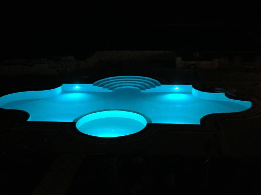 Iluminación de piscina en Guadalajara